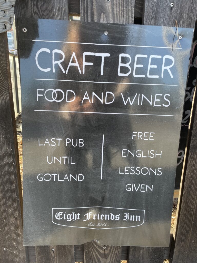 Eight Friends Inn