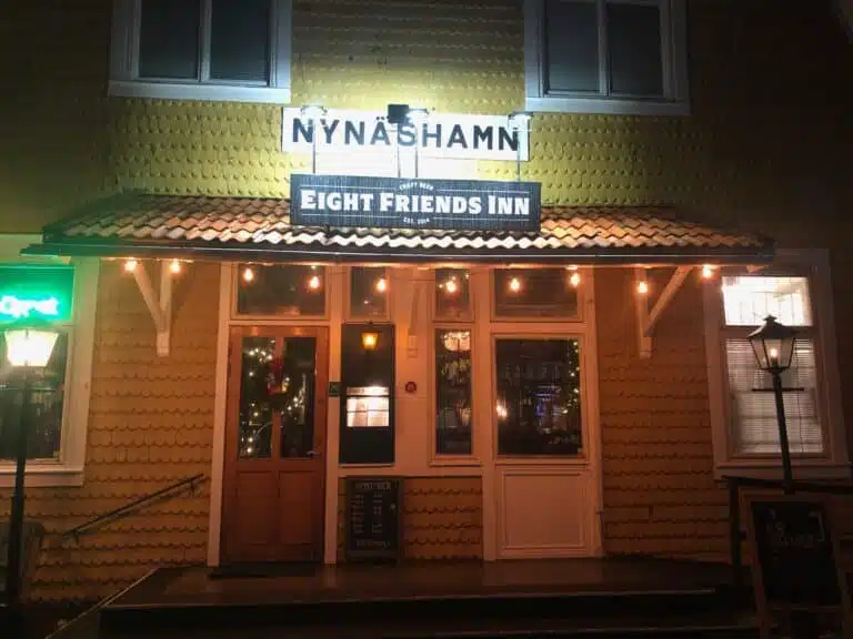 Eight friendsinn ext kvall3JPEG 768x576